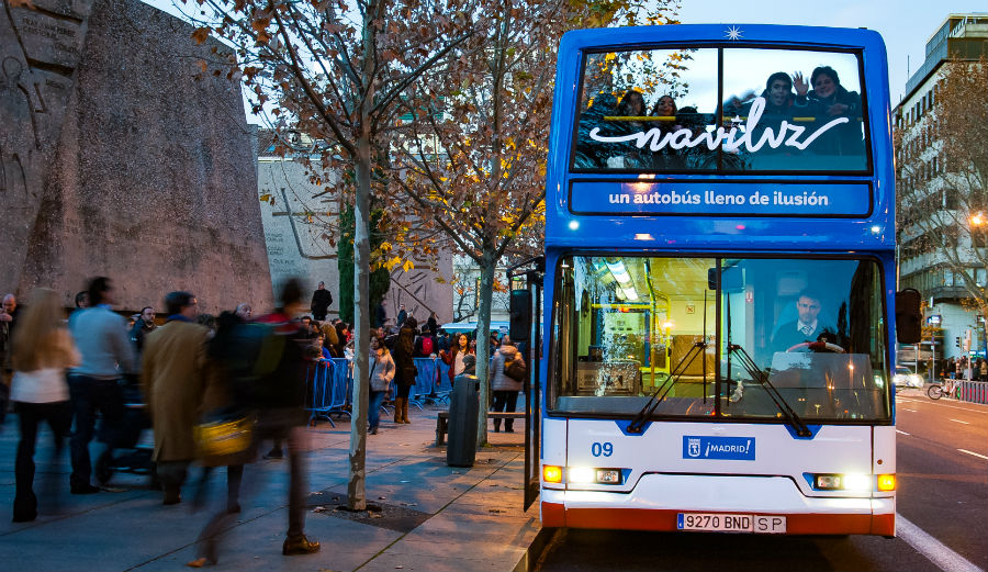 Naviluz, el bus municipal para ver las luces de navidad en 2017. Foto: @Madrid