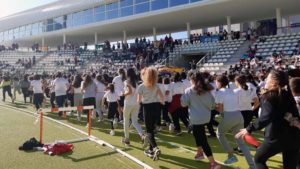 Jóvenes en el Estadio de Vallehermoso, en Chamberí.